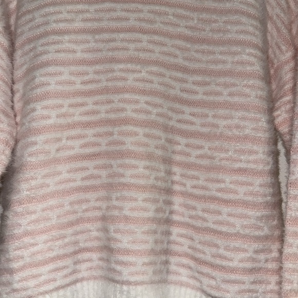 Sweater - Picture 4 of 6